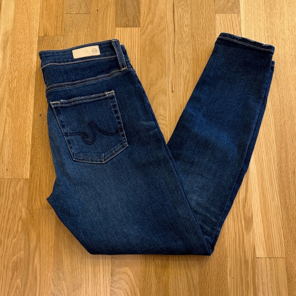 Woman’s AG Adriano Goldschmied Dark Indigo Farrah Skinny Ankle Jeans 29R